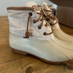 Sperry Saltwater Sparkle Rubber Boot size 7